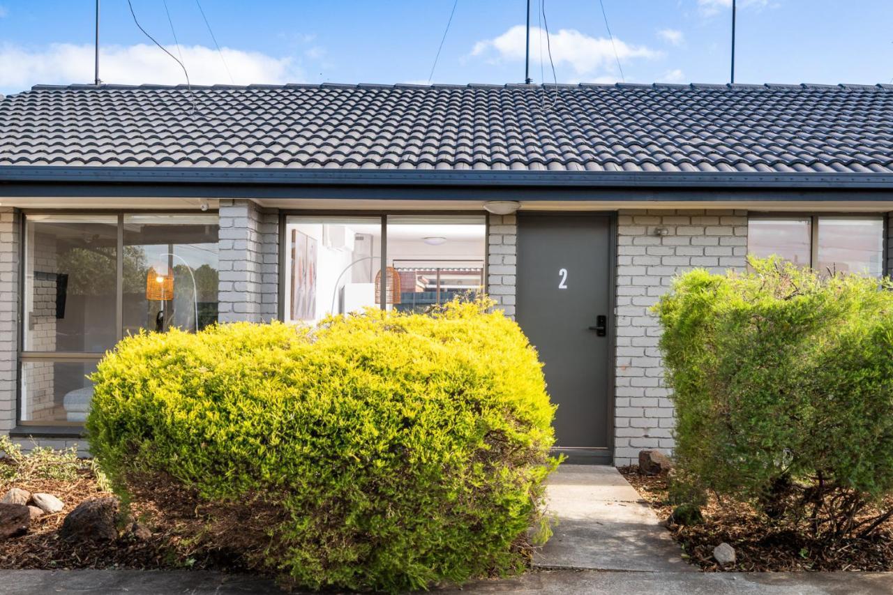 Wilson Executive By Geelong Short & Long